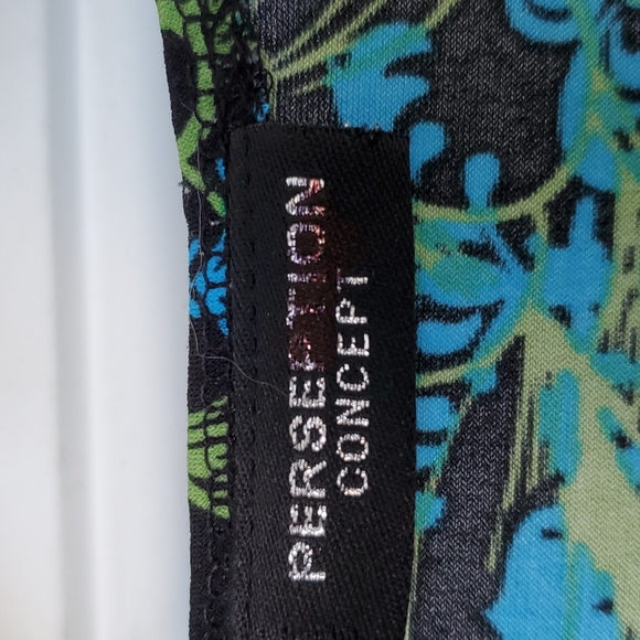 3/$30 PerSeption Concept Short Sleeve Top - Picture 4 of 5